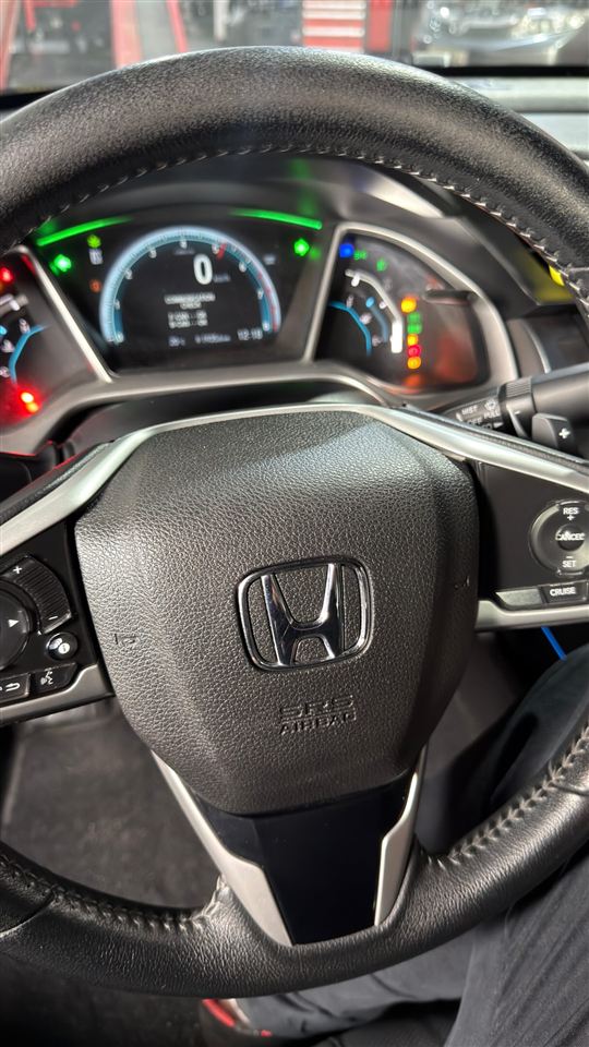 Painel e volante de Honda Civic com testes de cliente